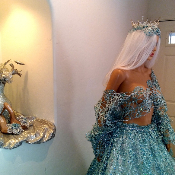 "ANYA" Turquoise & Silver Medieval Goddess Wedding Ballgown Set - Picture 11 of 14